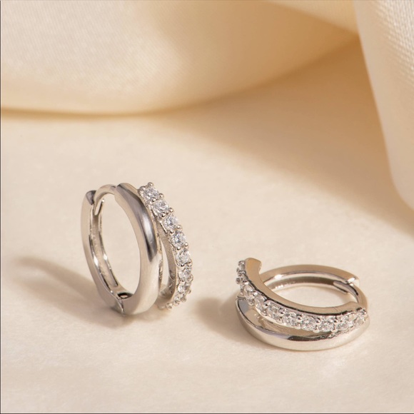 MARTHA HOOPS - Picture 3 of 3